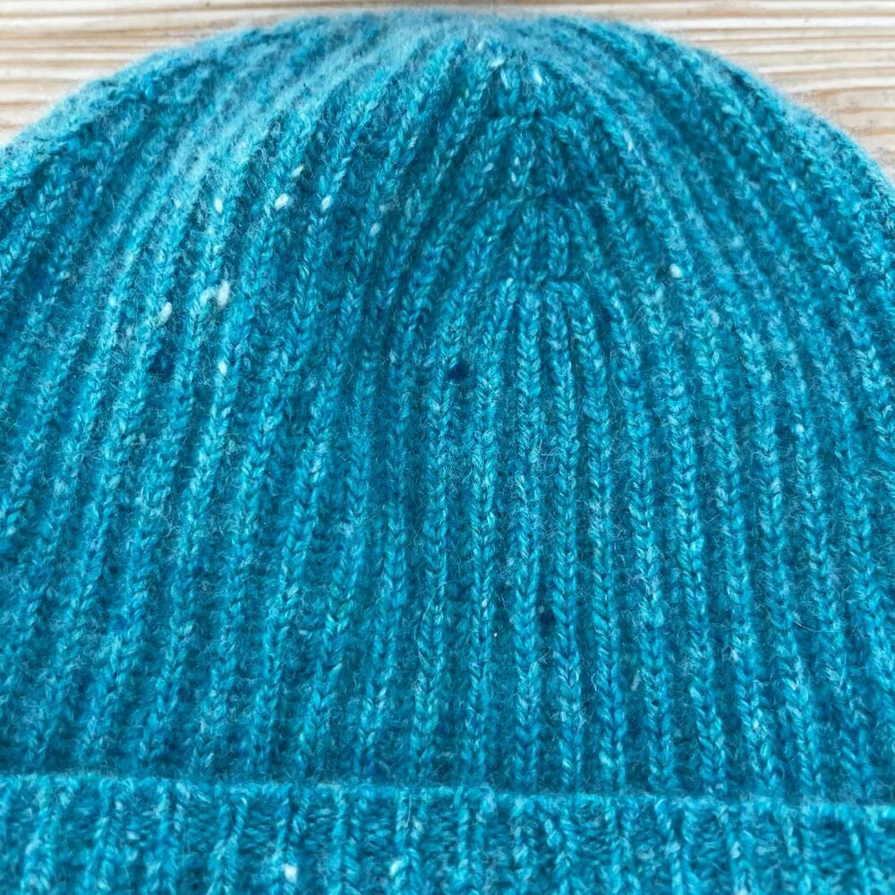 Made in Scotland 100% Cashmere Teal Ribbed Beanie – One Size